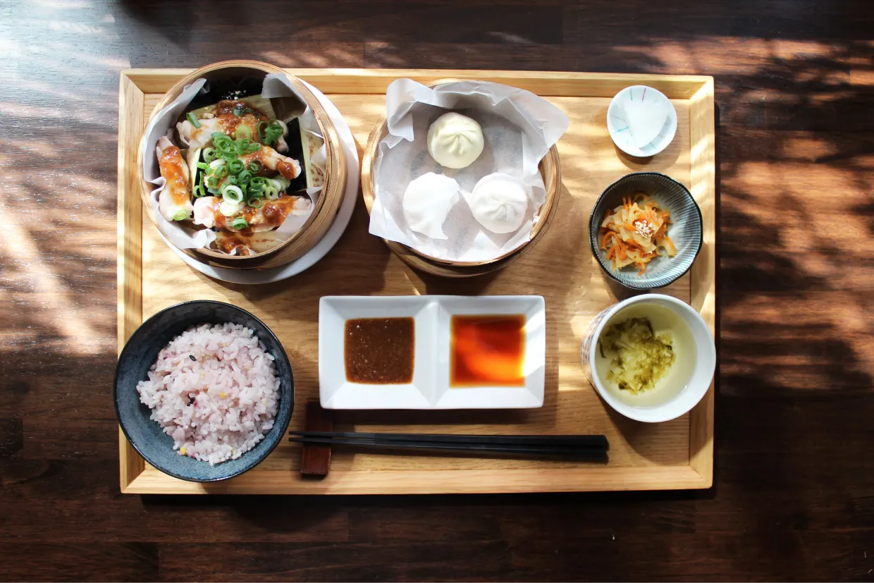 広島ハーブ鶏と茄子の花椒セイロ蒸し膳